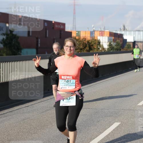 03.10.2025 - Köhlbrandbrückenlauf Jannik Wohlers http://msf.ph/oto/9098728 03.10.2025 10:20:28 Position 3 2347, 2620 meine-sportfotos.de