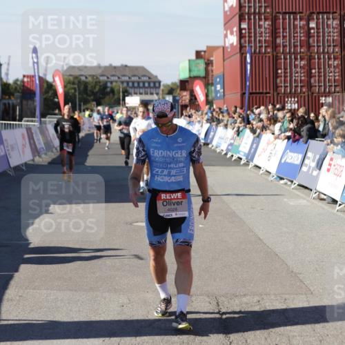 03.10.2025 - Köhlbrandbrückenlauf Jannik Wohlers http://msf.ph/oto/9098737 03.10.2025 12:56:22 Ziel 4028, 4050, 4078, 4114, 4123, 4166, 4231, 5957, 6206, 6266, 6489, 6495 meine-sportfotos.de