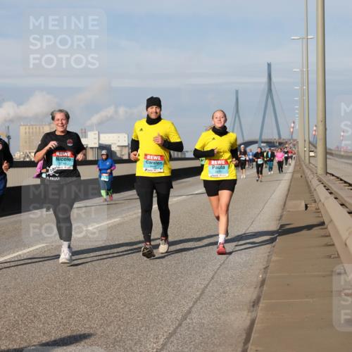 03.10.2025 - Köhlbrandbrückenlauf Lena Gebhardt http://msf.ph/oto/9098741 03.10.2025 10:10:34 Position 2 2041, 1749, 2872 meine-sportfotos.de