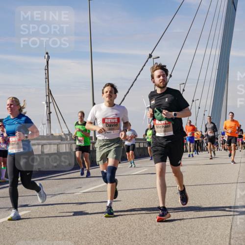 03.10.2025 - Köhlbrandbrückenlauf Michael Burmester http://msf.ph/oto/9098742 03.10.2025 12:45:07 Position 2 4405, 5242 meine-sportfotos.de