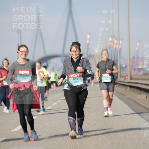 03.10.2025 - Köhlbrandbrückenlauf Jannik Wohlers http://msf.ph/oto/9098744 03.10.2025 10:20:34 Position 3 2452, 2665 meine-sportfotos.de