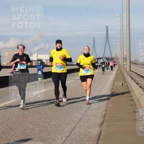 03.10.2025 - Köhlbrandbrückenlauf Lena Gebhardt http://msf.ph/oto/9098753 03.10.2025 10:10:34 Position 2 1749, 2041, 2875 meine-sportfotos.de