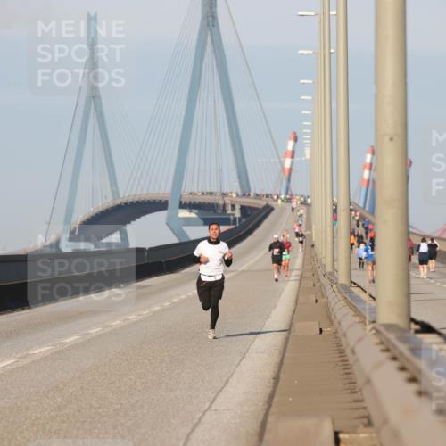 03.10.2025 - Köhlbrandbrückenlauf Lena Gebhardt http://msf.ph/oto/9098758 03.10.2025 09:35:00 Position 2  meine-sportfotos.de
