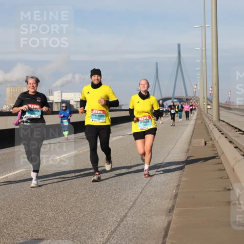 03.10.2025 - Köhlbrandbrückenlauf Lena Gebhardt http://msf.ph/oto/9098763 03.10.2025 10:10:34 Position 2 1749, 2041, 2875 meine-sportfotos.de