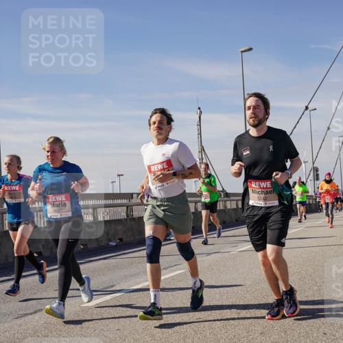 03.10.2025 - Köhlbrandbrückenlauf Michael Burmester http://msf.ph/oto/9098782 03.10.2025 12:45:08 Position 2 4381, 5242 meine-sportfotos.de