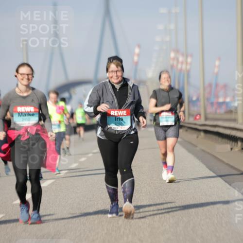 03.10.2025 - Köhlbrandbrückenlauf Jannik Wohlers http://msf.ph/oto/9098783 03.10.2025 10:20:35 Position 3 2452, 2865 meine-sportfotos.de