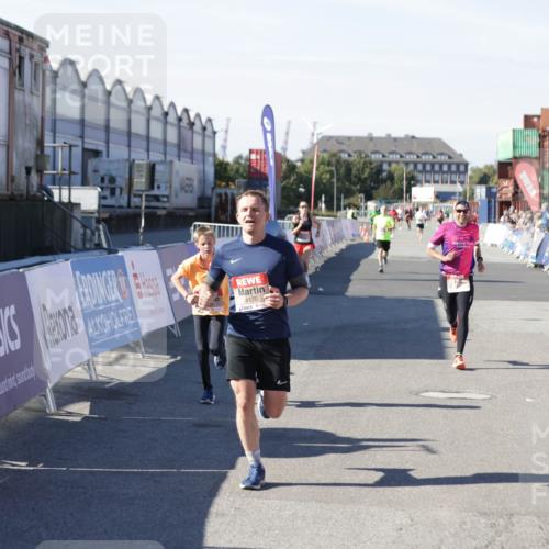 03.10.2025 - Köhlbrandbrückenlauf Jannik Wohlers http://msf.ph/oto/9098801 03.10.2025 12:56:30 Ziel 4028, 4054, 4166, 4170, 4231, 4478, 6266, 6408, 6769 meine-sportfotos.de