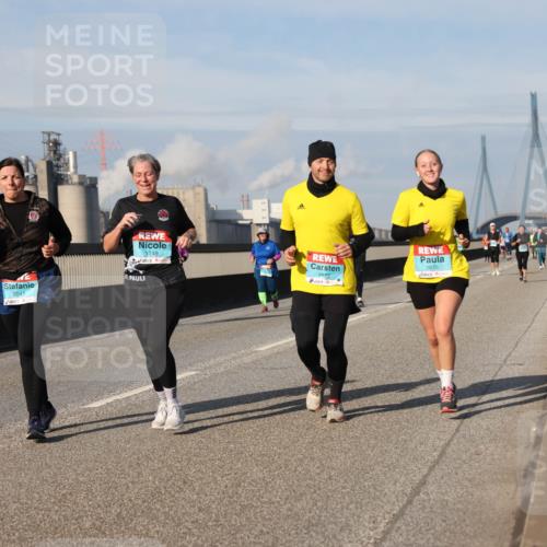 03.10.2025 - Köhlbrandbrückenlauf Lena Gebhardt http://msf.ph/oto/9098804 03.10.2025 10:10:35 Position 2 1749, 2041, 2872, 2875 meine-sportfotos.de