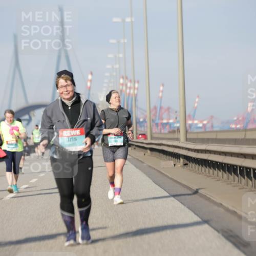 03.10.2025 - Köhlbrandbrückenlauf Jannik Wohlers http://msf.ph/oto/9098808 03.10.2025 10:20:36 Position 3 2665, 3649 meine-sportfotos.de