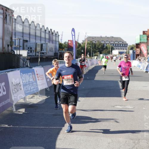03.10.2025 - Köhlbrandbrückenlauf Jannik Wohlers http://msf.ph/oto/9098811 03.10.2025 12:56:30 Ziel 4028, 4054, 4166, 4170, 4231, 4478, 6266, 6408, 6769 meine-sportfotos.de