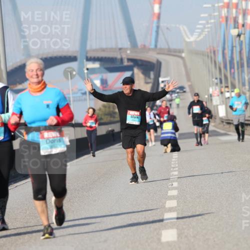 03.10.2025 - Köhlbrandbrückenlauf Jannik Wohlers http://msf.ph/oto/9098823 03.10.2025 10:24:05 Position 3 3, 2360 meine-sportfotos.de