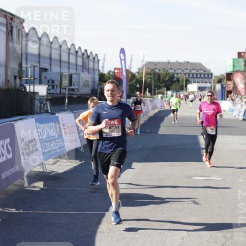 03.10.2025 - Köhlbrandbrückenlauf Jannik Wohlers http://msf.ph/oto/9098830 03.10.2025 12:56:30 Ziel 4028, 4054, 4166, 4170, 4231, 4478, 6266, 6408, 6769 meine-sportfotos.de