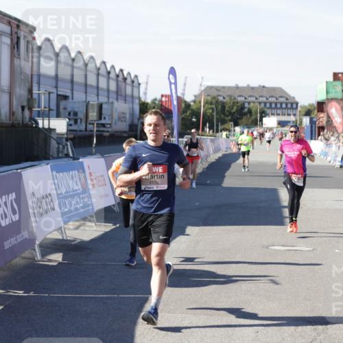 03.10.2025 - Köhlbrandbrückenlauf Jannik Wohlers http://msf.ph/oto/9098836 03.10.2025 12:56:30 Ziel 4028, 4054, 4166, 4170, 4231, 4478, 6266, 6408, 6769 meine-sportfotos.de