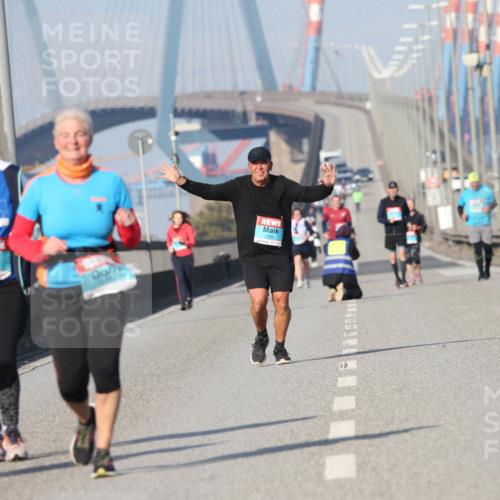 03.10.2025 - Köhlbrandbrückenlauf Jannik Wohlers http://msf.ph/oto/9098851 03.10.2025 10:24:06 Position 3 31 meine-sportfotos.de