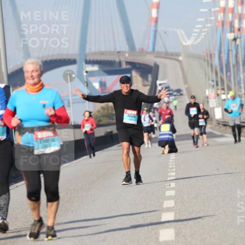 03.10.2025 - Köhlbrandbrückenlauf Jannik Wohlers http://msf.ph/oto/9098857 03.10.2025 10:24:06 Position 3 31 meine-sportfotos.de