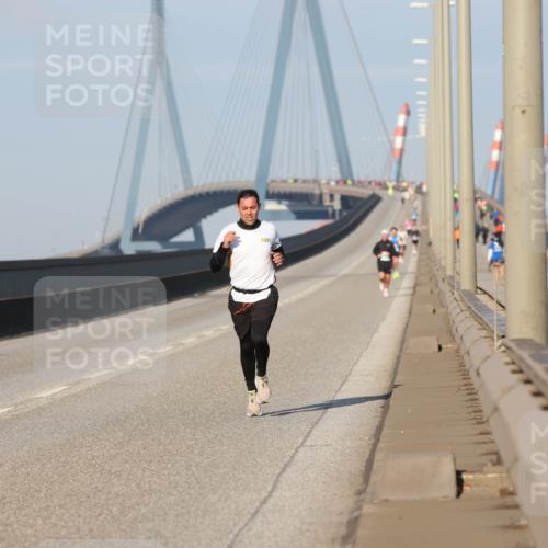 03.10.2025 - Köhlbrandbrückenlauf Lena Gebhardt http://msf.ph/oto/9098869 03.10.2025 09:35:05 Position 2  meine-sportfotos.de