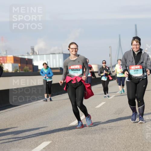 03.10.2025 - Köhlbrandbrückenlauf Jannik Wohlers http://msf.ph/oto/9098889 03.10.2025 10:20:38 Position 3 2565, 2452, 2665 meine-sportfotos.de