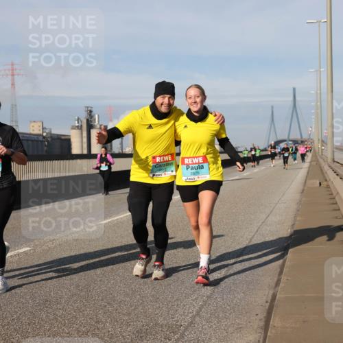 03.10.2025 - Köhlbrandbrückenlauf Lena Gebhardt http://msf.ph/oto/9098891 03.10.2025 10:10:37 Position 2 1749, 2872, 2875 meine-sportfotos.de