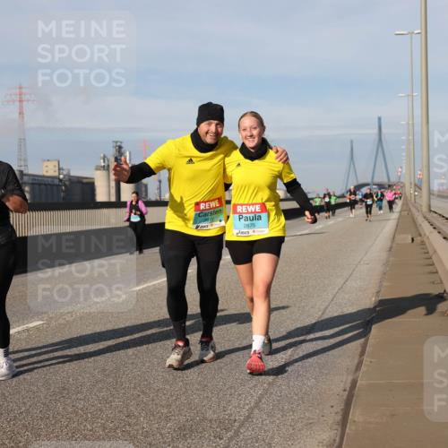 03.10.2025 - Köhlbrandbrückenlauf Lena Gebhardt http://msf.ph/oto/9098902 03.10.2025 10:10:37 Position 2 1749, 2812, 2875 meine-sportfotos.de