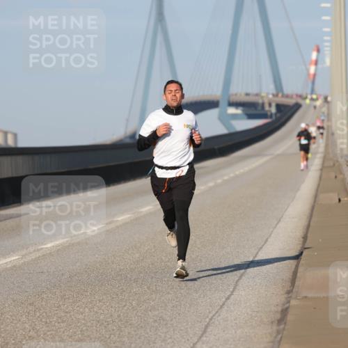 03.10.2025 - Köhlbrandbrückenlauf Lena Gebhardt http://msf.ph/oto/9098912 03.10.2025 09:35:07 Position 2  meine-sportfotos.de