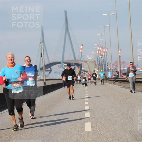 03.10.2025 - Köhlbrandbrückenlauf Jannik Wohlers http://msf.ph/oto/9098926 03.10.2025 10:24:11 Position 3 3092, 3093 meine-sportfotos.de