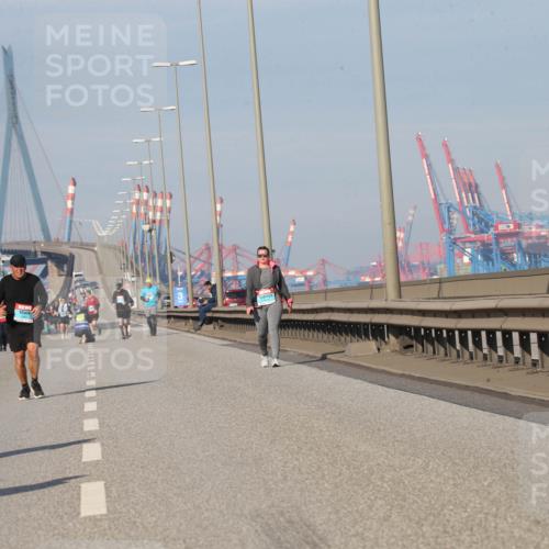 03.10.2025 - Köhlbrandbrückenlauf Jannik Wohlers http://msf.ph/oto/9098933 03.10.2025 10:24:12 Position 3  meine-sportfotos.de