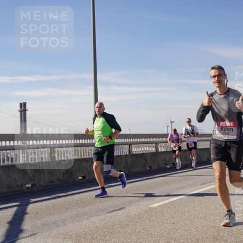 03.10.2025 - Köhlbrandbrückenlauf Michael Burmester http://msf.ph/oto/9098942 03.10.2025 12:45:15 Position 2 6369 meine-sportfotos.de