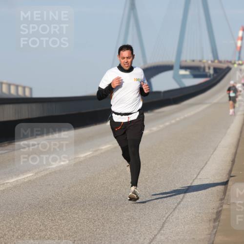03.10.2025 - Köhlbrandbrückenlauf Lena Gebhardt http://msf.ph/oto/9098948 03.10.2025 09:35:07 Position 2  meine-sportfotos.de