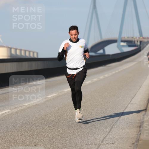 03.10.2025 - Köhlbrandbrückenlauf Lena Gebhardt http://msf.ph/oto/9098973 03.10.2025 09:35:08 Position 2  meine-sportfotos.de
