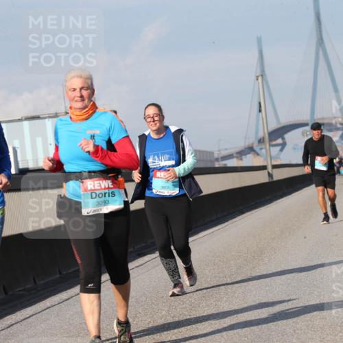 03.10.2025 - Köhlbrandbrückenlauf Jannik Wohlers http://msf.ph/oto/9098974 03.10.2025 10:24:14 Position 3 3092, 3093, 3805 meine-sportfotos.de