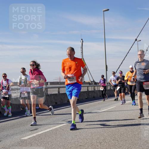 03.10.2025 - Köhlbrandbrückenlauf Michael Burmester http://msf.ph/oto/9098992 03.10.2025 12:45:17 Position 2  meine-sportfotos.de