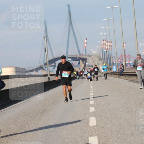 03.10.2025 - Köhlbrandbrückenlauf Jannik Wohlers http://msf.ph/oto/9098996 03.10.2025 10:24:16 Position 3 3805 meine-sportfotos.de
