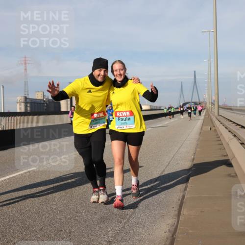03.10.2025 - Köhlbrandbrückenlauf Lena Gebhardt http://msf.ph/oto/9099002 03.10.2025 10:10:37 Position 2 1749, 2872, 2875 meine-sportfotos.de