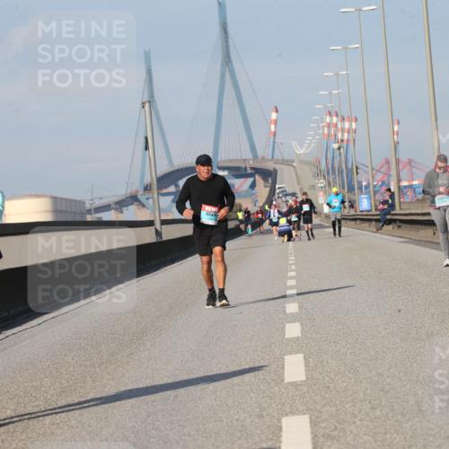 03.10.2025 - Köhlbrandbrückenlauf Jannik Wohlers http://msf.ph/oto/9099009 03.10.2025 10:24:16 Position 3 3805 meine-sportfotos.de