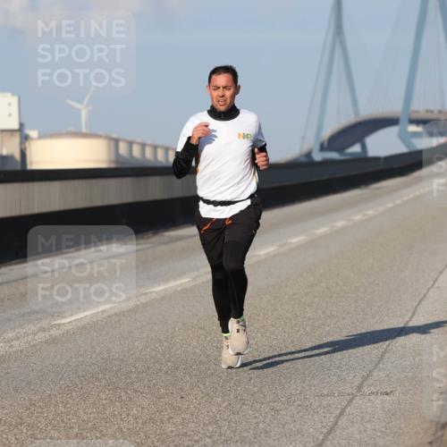 03.10.2025 - Köhlbrandbrückenlauf Lena Gebhardt http://msf.ph/oto/9099016 03.10.2025 09:35:09 Position 2  meine-sportfotos.de