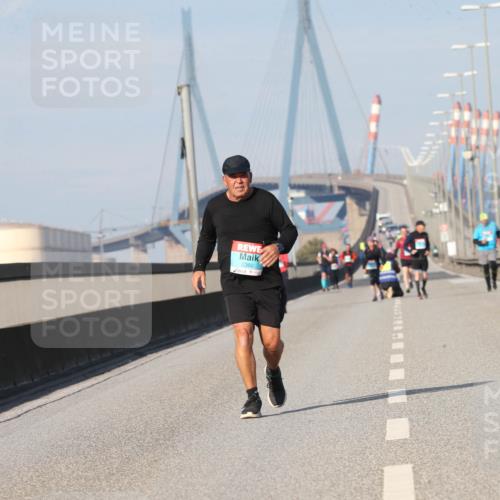 03.10.2025 - Köhlbrandbrückenlauf Jannik Wohlers http://msf.ph/oto/9099020 03.10.2025 10:24:18 Position 3 2360 meine-sportfotos.de