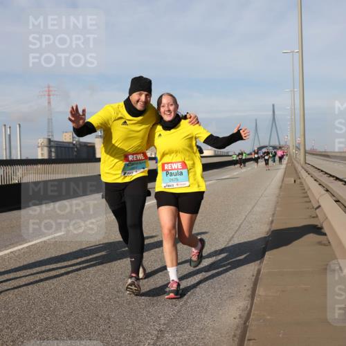 03.10.2025 - Köhlbrandbrückenlauf Lena Gebhardt http://msf.ph/oto/9099021 03.10.2025 10:10:37 Position 2 1749, 2875 meine-sportfotos.de