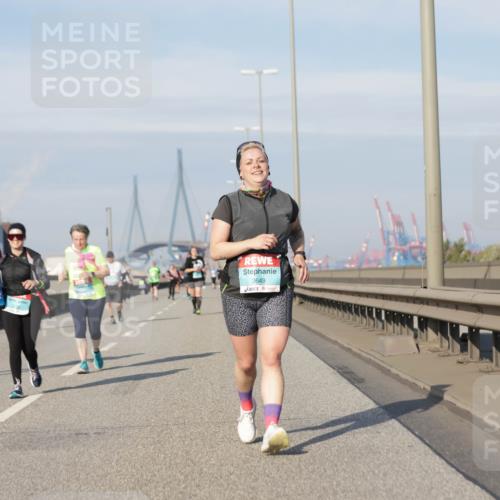 03.10.2025 - Köhlbrandbrückenlauf Jannik Wohlers http://msf.ph/oto/9099022 03.10.2025 10:20:43 Position 3 3649 meine-sportfotos.de