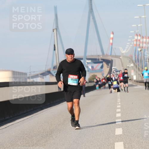 03.10.2025 - Köhlbrandbrückenlauf Jannik Wohlers http://msf.ph/oto/9099029 03.10.2025 10:24:18 Position 3 2360 meine-sportfotos.de