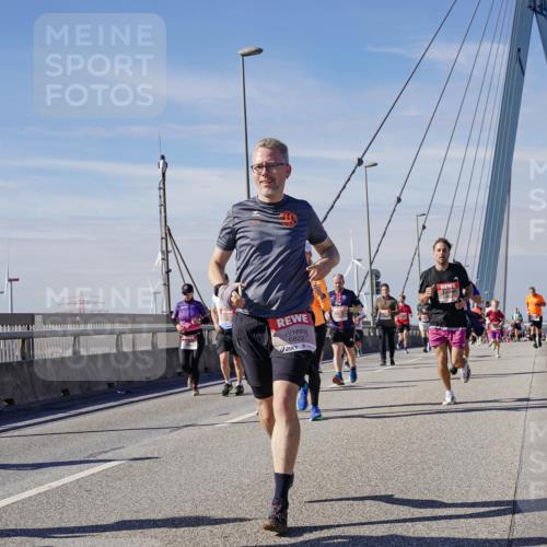 03.10.2025 - Köhlbrandbrückenlauf Michael Burmester http://msf.ph/oto/9099033 03.10.2025 12:45:18 Position 2 6822 meine-sportfotos.de