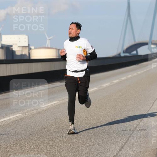 03.10.2025 - Köhlbrandbrückenlauf Lena Gebhardt http://msf.ph/oto/9099034 03.10.2025 09:35:09 Position 2  meine-sportfotos.de