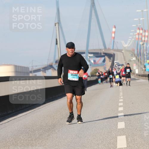 03.10.2025 - Köhlbrandbrückenlauf Jannik Wohlers http://msf.ph/oto/9099037 03.10.2025 10:24:18 Position 3 2360 meine-sportfotos.de