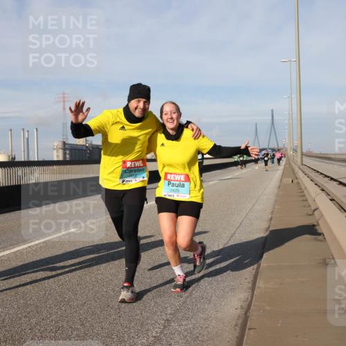 03.10.2025 - Köhlbrandbrückenlauf Lena Gebhardt http://msf.ph/oto/9099041 03.10.2025 10:10:37 Position 2 1749, 2872, 2875 meine-sportfotos.de