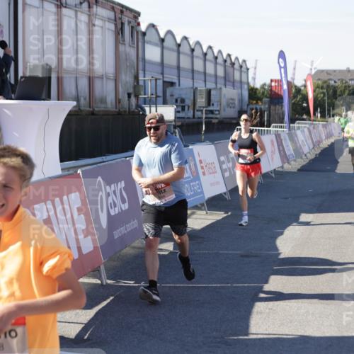 03.10.2025 - Köhlbrandbrückenlauf Jannik Wohlers http://msf.ph/oto/9099042 03.10.2025 12:56:33 Ziel 4054, 4096, 4166, 4170, 4231, 4478, 6266, 6408, 6769 meine-sportfotos.de