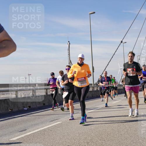 03.10.2025 - Köhlbrandbrückenlauf Michael Burmester http://msf.ph/oto/9099060 03.10.2025 12:45:19 Position 2 4479 meine-sportfotos.de