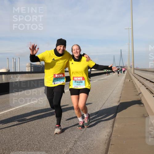 03.10.2025 - Köhlbrandbrückenlauf Lena Gebhardt http://msf.ph/oto/9099062 03.10.2025 10:10:37 Position 2 1749, 2872, 2875 meine-sportfotos.de
