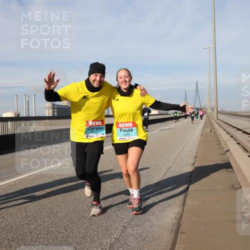 03.10.2025 - Köhlbrandbrückenlauf Lena Gebhardt http://msf.ph/oto/9099072 03.10.2025 10:10:37 Position 2 1749, 2872, 2875 meine-sportfotos.de