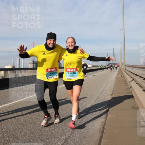 03.10.2025 - Köhlbrandbrückenlauf Lena Gebhardt http://msf.ph/oto/9099095 03.10.2025 10:10:37 Position 2 1749, 2875 meine-sportfotos.de