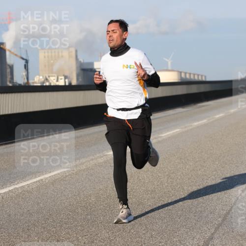 03.10.2025 - Köhlbrandbrückenlauf Lena Gebhardt http://msf.ph/oto/9099104 03.10.2025 09:35:10 Position 2  meine-sportfotos.de