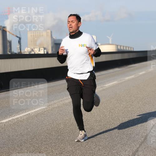 03.10.2025 - Köhlbrandbrückenlauf Lena Gebhardt http://msf.ph/oto/9099114 03.10.2025 09:35:10 Position 2  meine-sportfotos.de